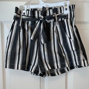 White and dark gray paper bag shorts